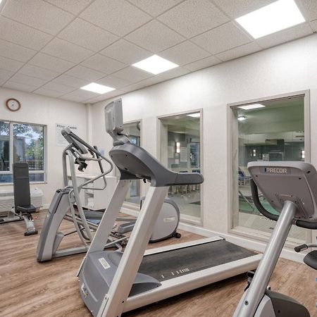 Holiday Inn Express Hotel & Suites Ottawa Airport By Ihg Exteriér fotografie