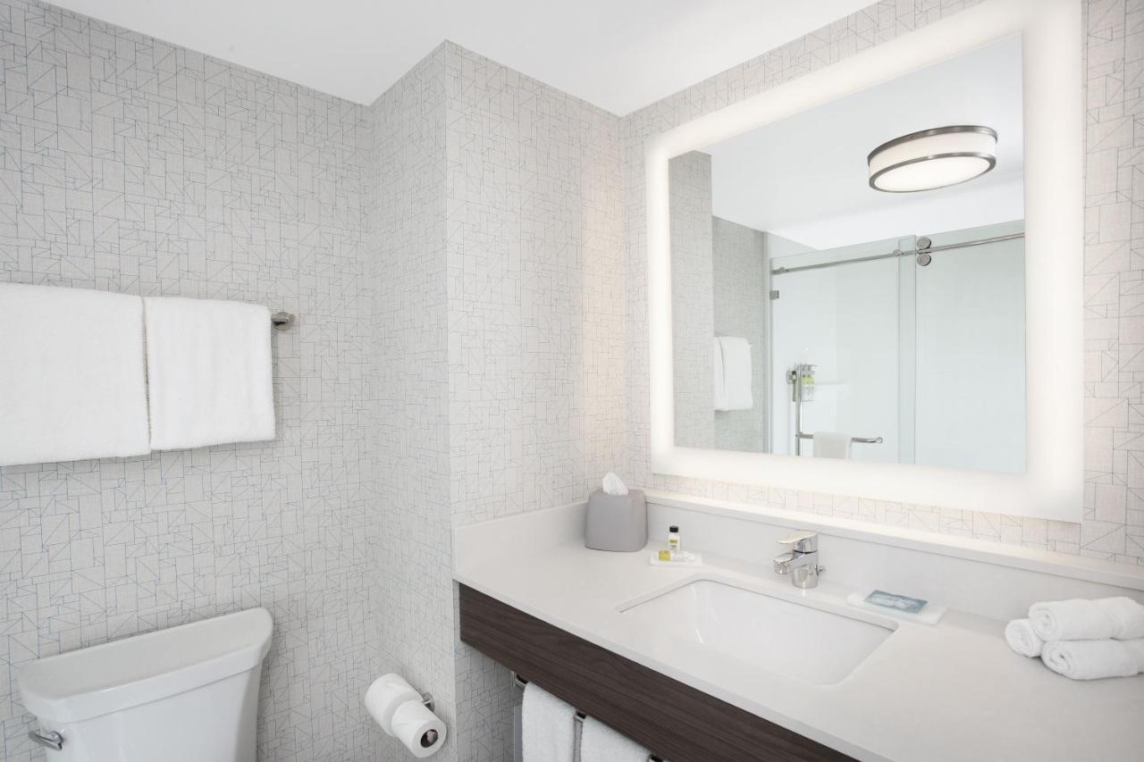 Holiday Inn Express Hotel & Suites Ottawa Airport By Ihg Exteriér fotografie