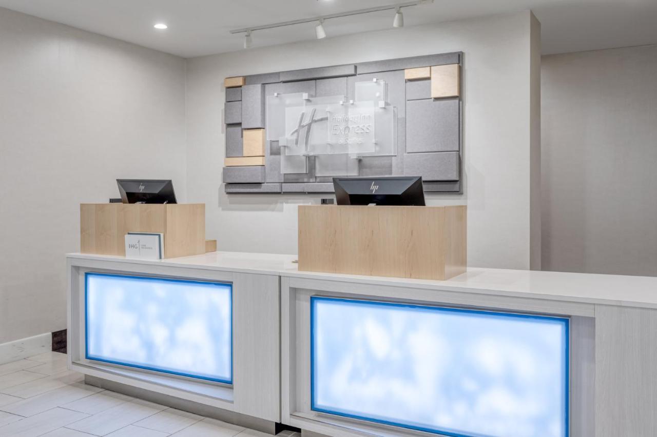Holiday Inn Express Hotel & Suites Ottawa Airport By Ihg Exteriér fotografie