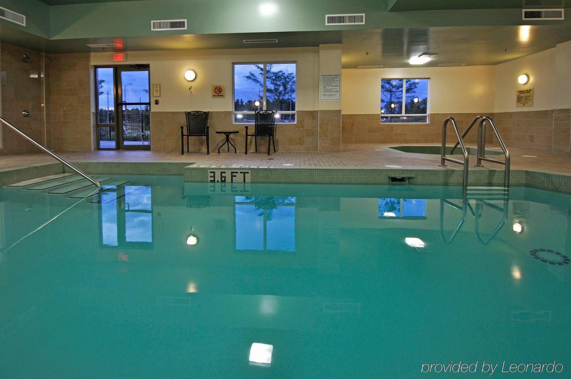 Holiday Inn Express Hotel & Suites Ottawa Airport By Ihg Exteriér fotografie