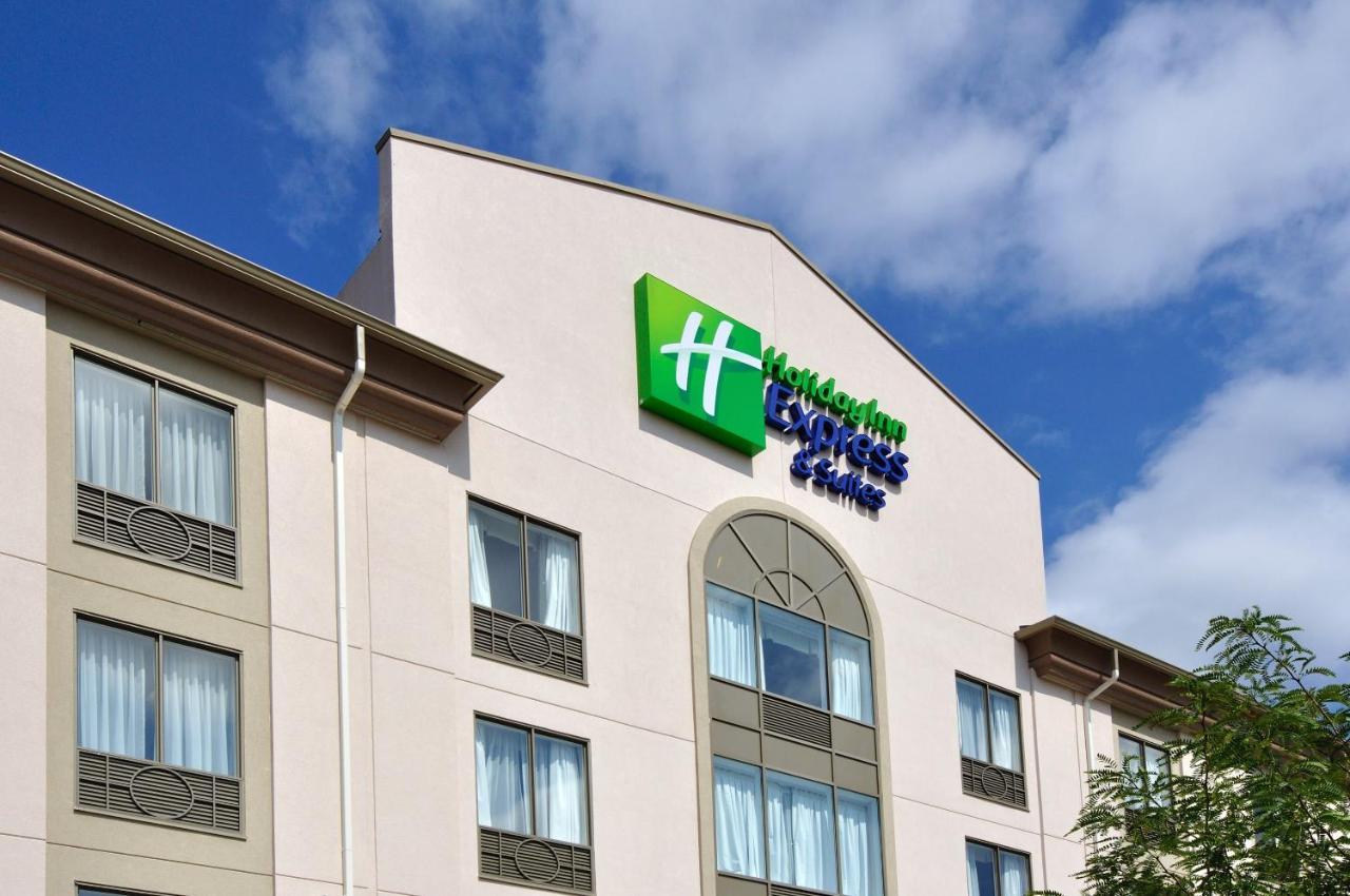 Holiday Inn Express Hotel & Suites Ottawa Airport By Ihg Exteriér fotografie
